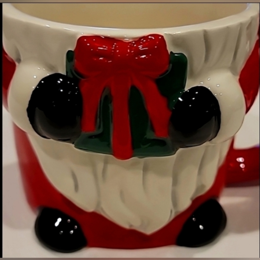 Bo's Artisan Attic Santa With A Gift Holiday Large Coffee Mug Red Green - Picture 2 of 7